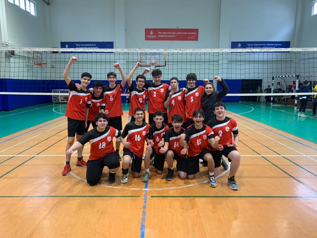 Erster Platz beim Volleyball im Bezirk Beyoğlu